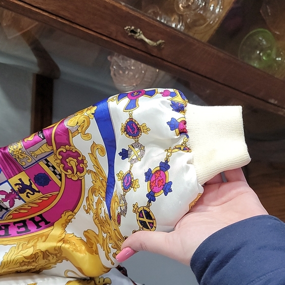 SOLD Hermes silk baseball style jacket 25" pit to pit 24" long - Picture 4 of 6